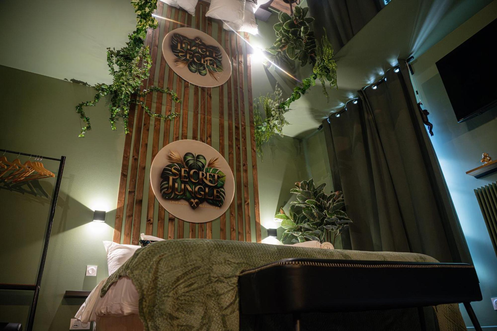 Secret Jungle - Love Room By Prim0 C0Nciergerie Royat Luaran gambar
